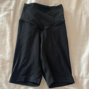 Aerie real me criss cross shorts